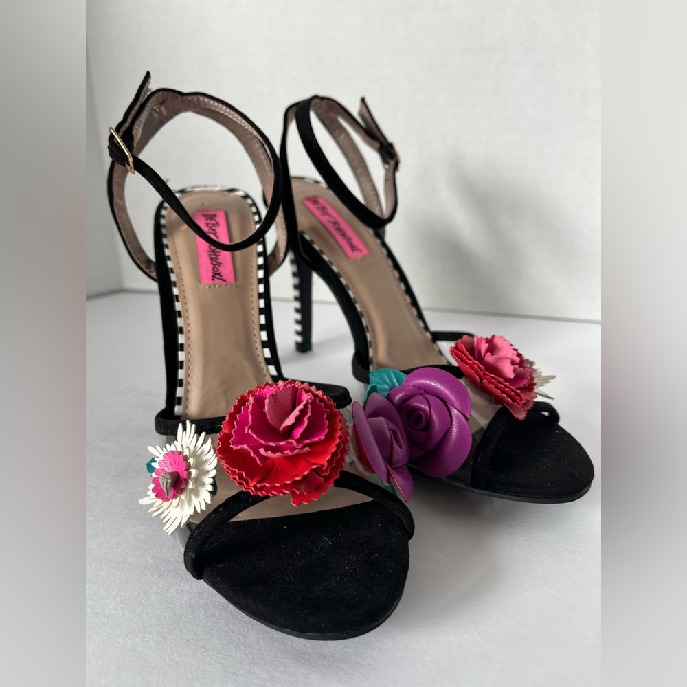 Betsy Johnson high heel floral sandals size 7.5